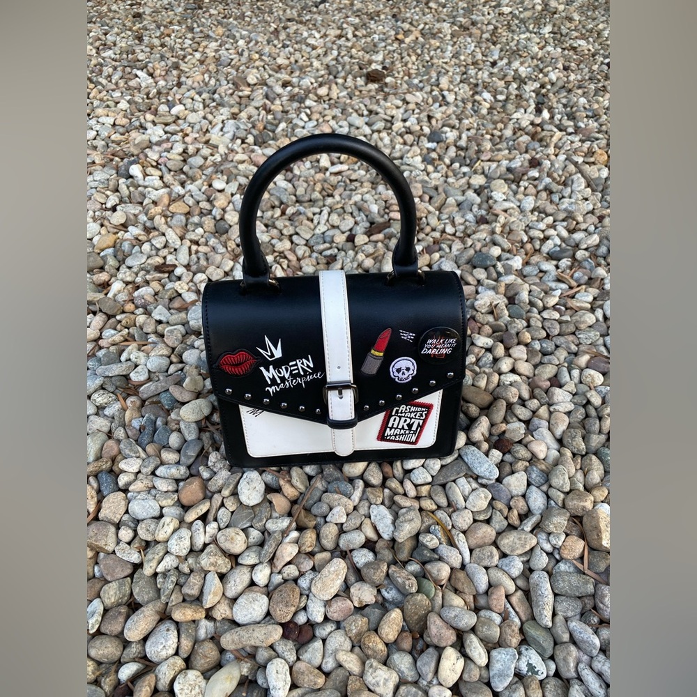 Disney Loungefly Cruella Live Action 2021 Crossbody Bag NWT